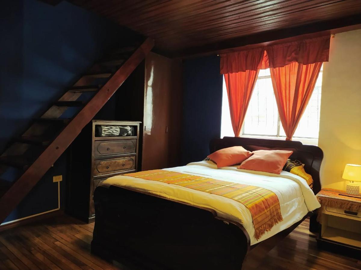 فندق Hostal La Casa Tolena Quito - Ecuador المظهر الخارجي الصورة
