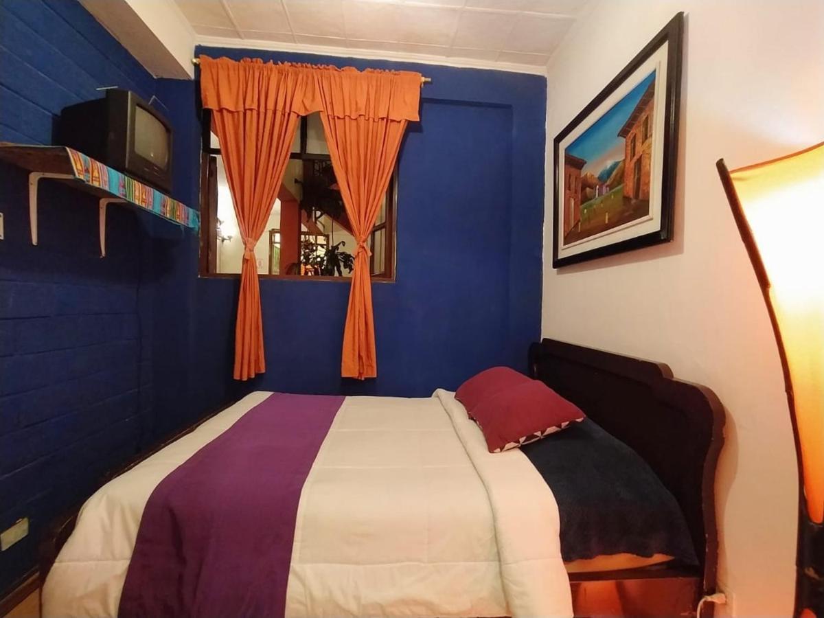فندق Hostal La Casa Tolena Quito - Ecuador المظهر الخارجي الصورة